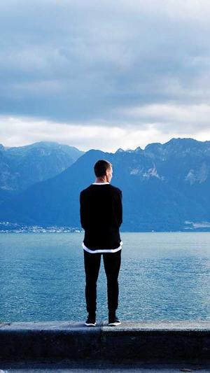 爱追番的吃瓜小哥截图1